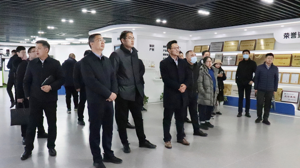 农业农村部信息中心与四川彭州、崇州市联合调研组赴1929cc威尼斯云农考察