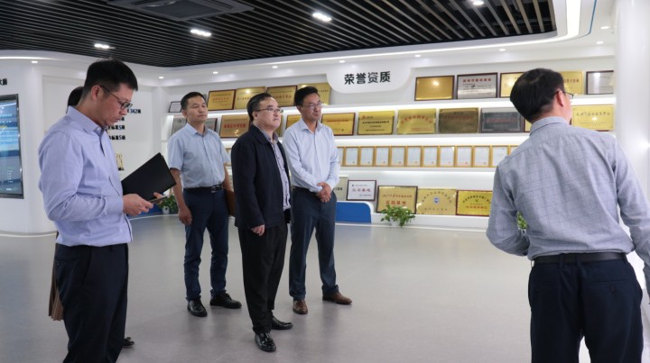 杭州市拱墅区委常委、常务副区长黄飞一行莅临1929cc威尼斯云农考察调研