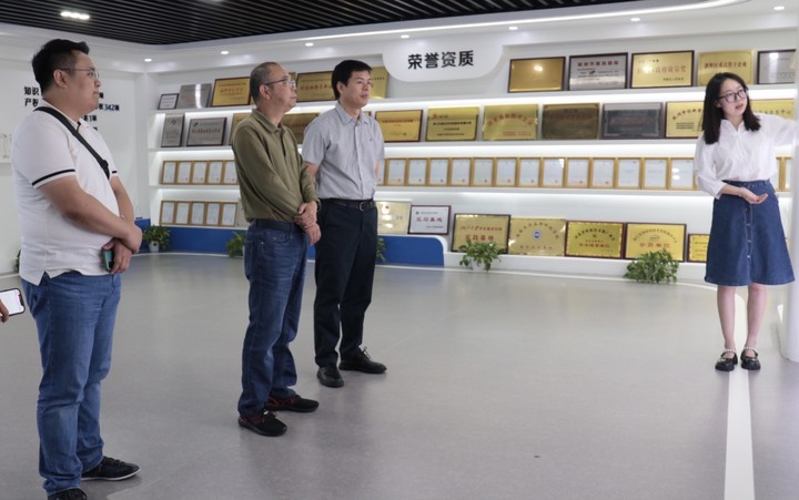 贵州省农业农村厅市场与信息化处处长方雷明莅临1929cc威尼斯云农考察交流